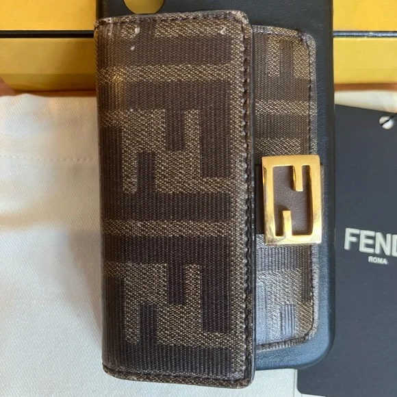 Authentic Fendi iphone case for X/XS leather card/coin - Picture 11 of 11